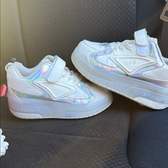 White LED Light-Up Women's Sneaker with Holographic Trim - Picture 3 of 5